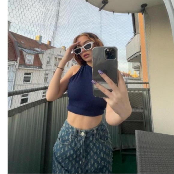 NWT🏷 Wide Leg Ripped Jeans - Picture 4 of 4